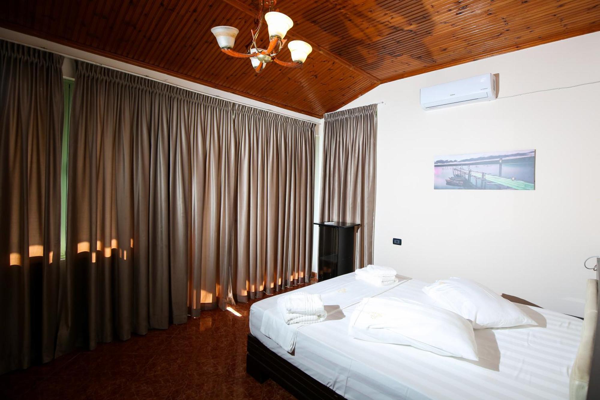 Hotel The Hart Vlorë Exterior foto